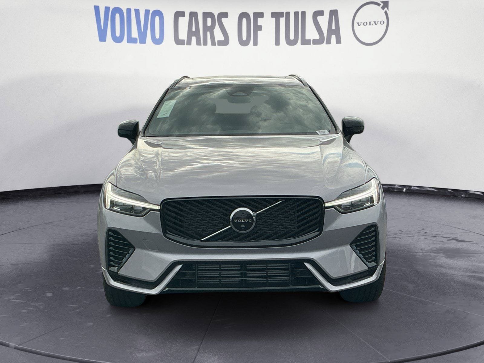 New 2026 Volvo XC60 T8 Plus w/ Protection Package Premier AWD/4WD image 8