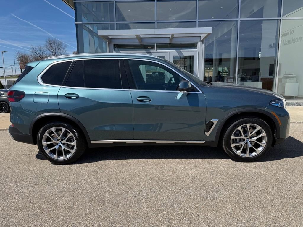 Used 2025 BMW X5 xDrive40i image 2