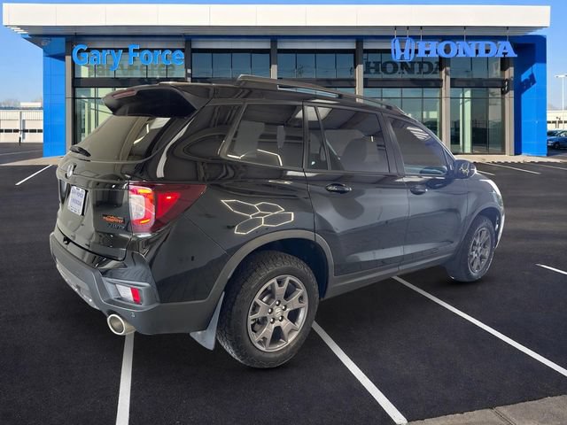 Used 2024 Honda Passport TrailSport image 2