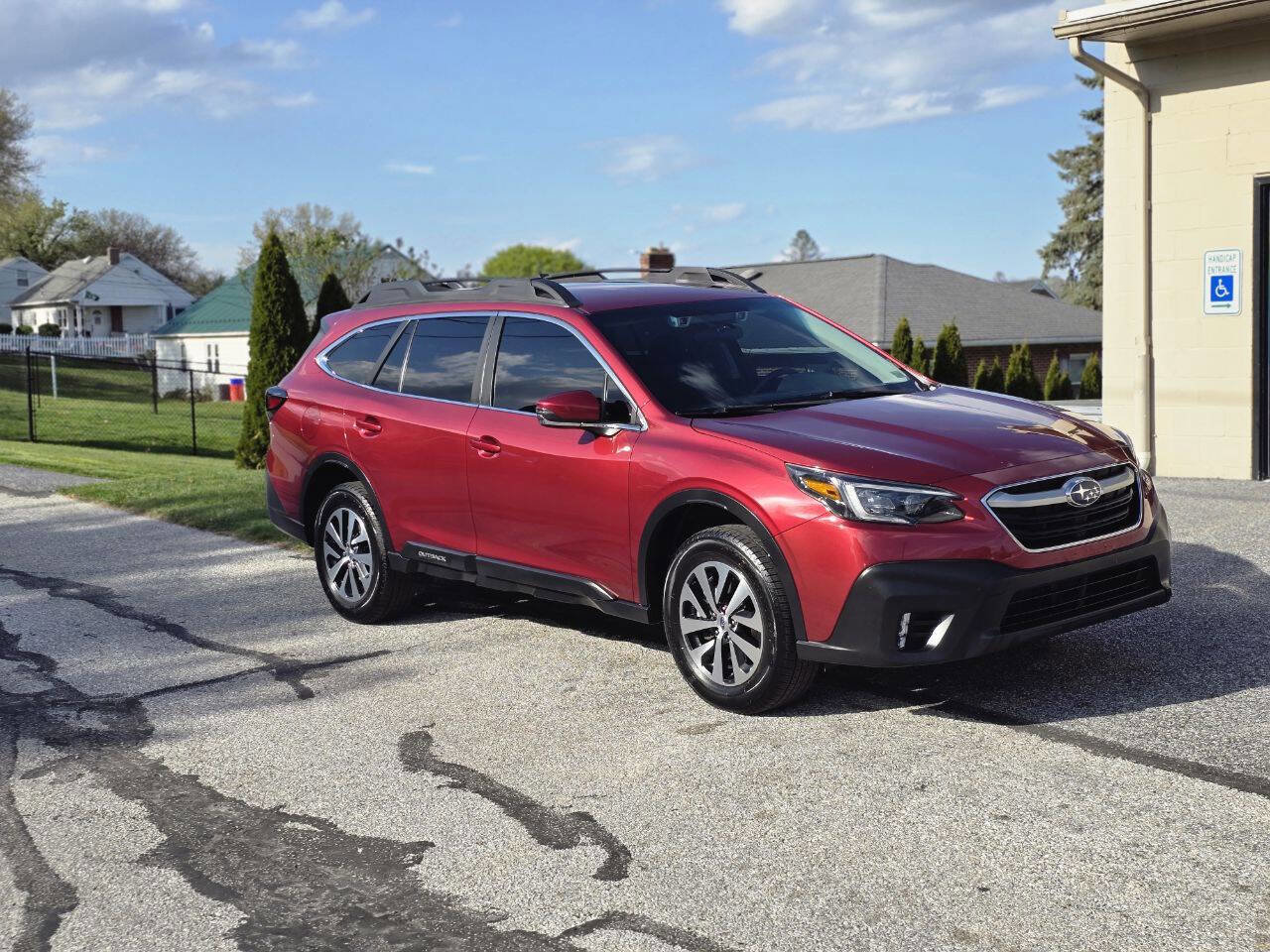 Used 2022 Subaru Outback Premium image 2