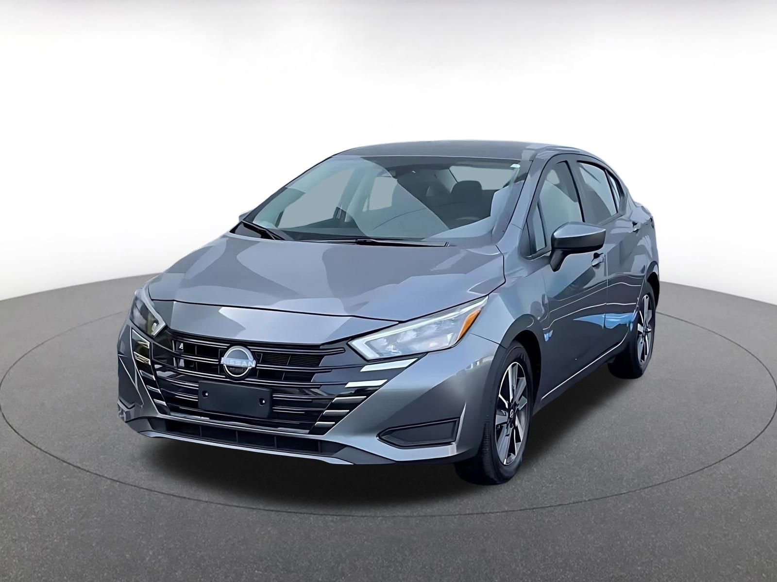 Used 2025 Nissan Versa SV FWD image 4