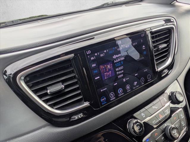 Used 2019 Chrysler Pacifica Touring-L Plus w/ Advanced Safetytec Group image 14