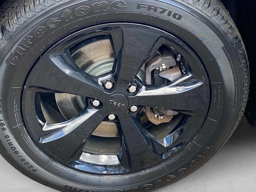 Certified 2020 Jeep Cherokee Latitude Plus AWD/4WD image 28