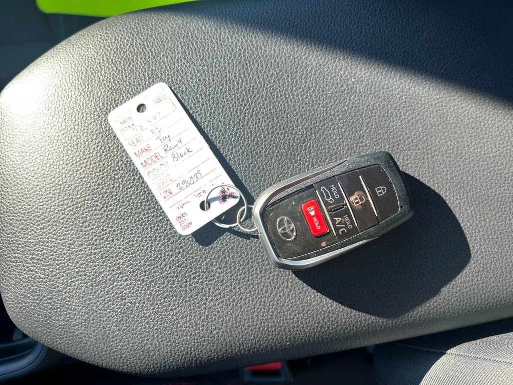 New 2025 Toyota RAV4 SE image 28