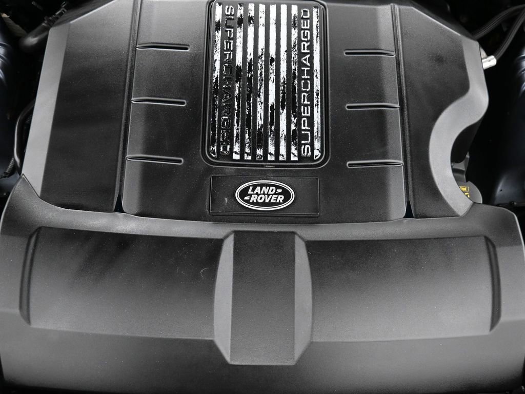 Used 2018 Land Rover Discovery HSE image 28