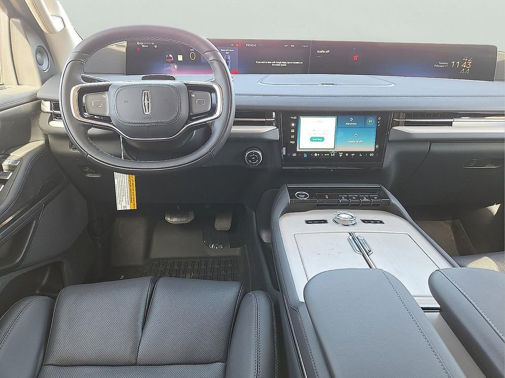 New 2026 Lincoln Navigator L Premier image 11