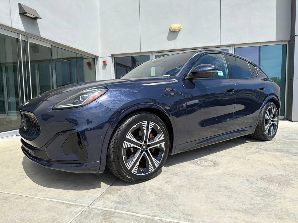 Certified 2025 Maserati Grecale Folgore AWD/4WD image 3