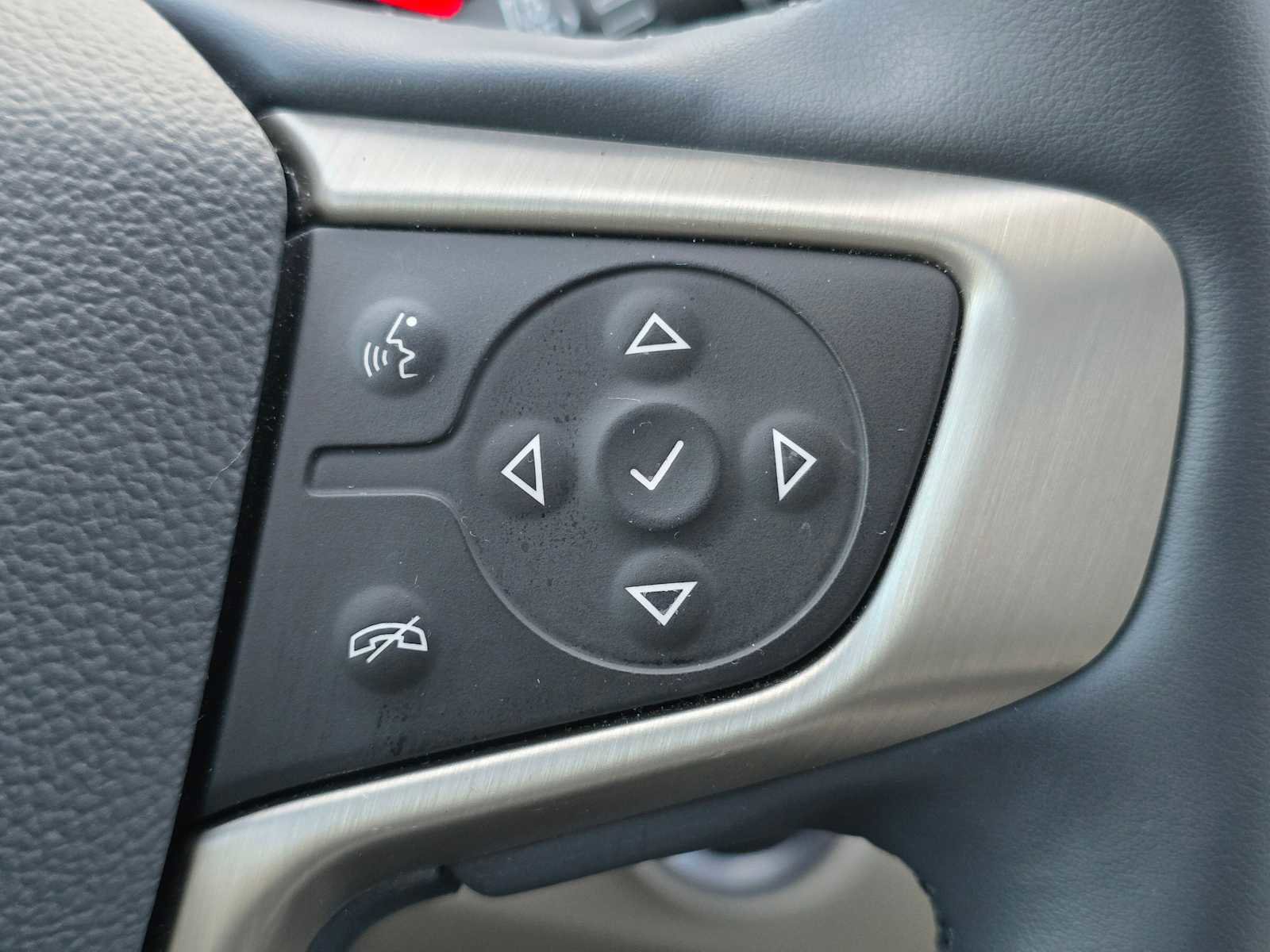 Used 2024 GMC Terrain Denali w/ Denali Premium Package image 32