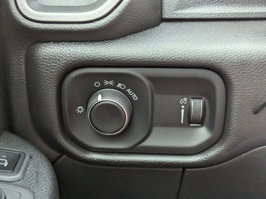 Used 2023 RAM 5500 Tradesman w/ Chrome Appearance Group image 26