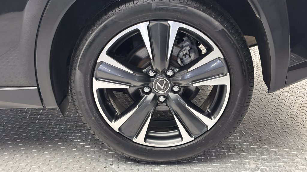 Used 2019 Lexus UX 200 w/ Accessory Package FWD image 6