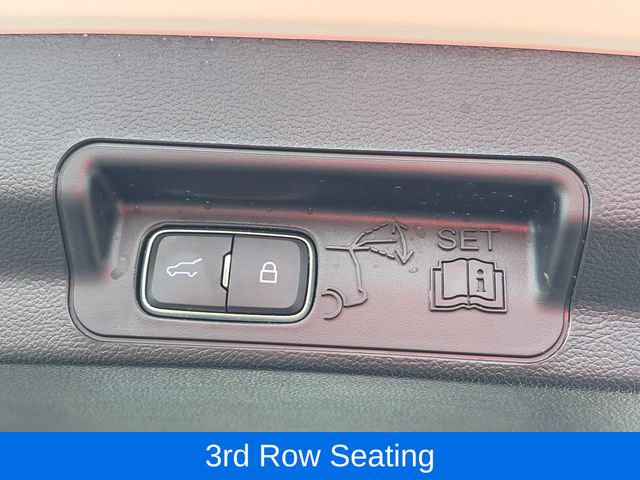 Used 2024 Ford Explorer XLT w/ Equipment Group 202A image 9