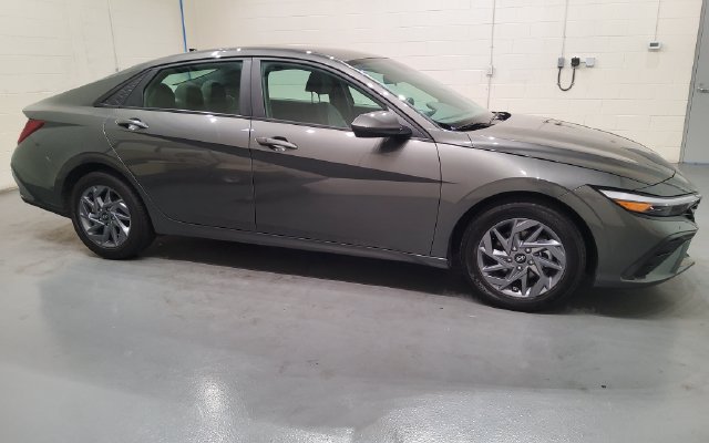 Used 2024 Hyundai Elantra SEL FWD image 8