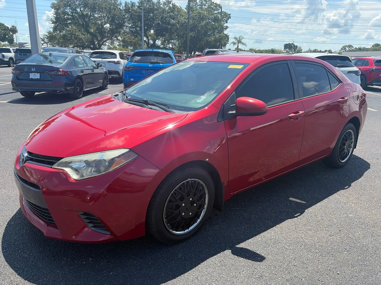 Used 2016 Toyota Corolla LE FWD image 3