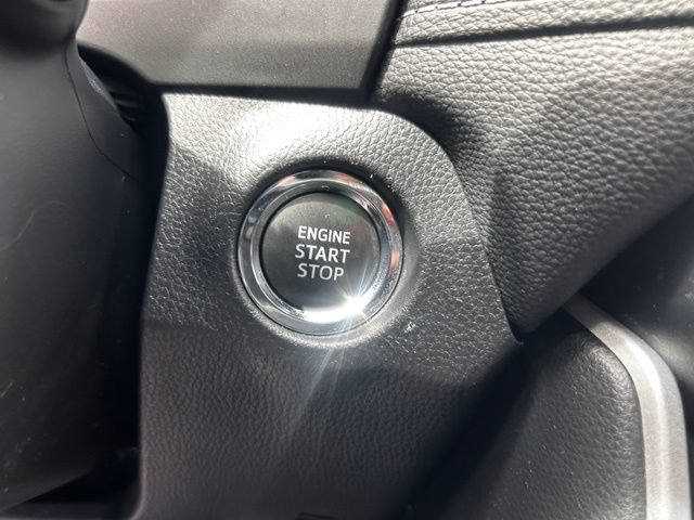 Used 2025 Toyota RAV4 XLE AWD/4WD image 28