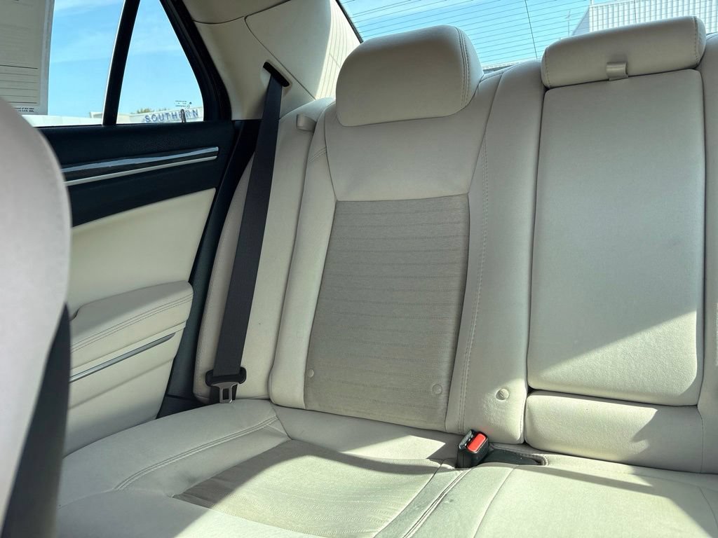Used 2019 Chrysler 300 Touring w/ Sport Appearance Package RWD image 17
