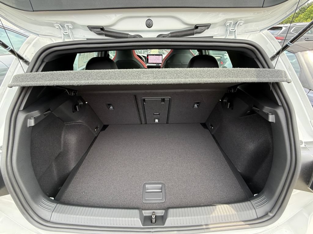 New 2026 Volkswagen GTI SE FWD image 25