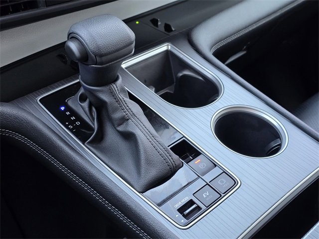 Used 2025 Toyota Sienna LE image 17