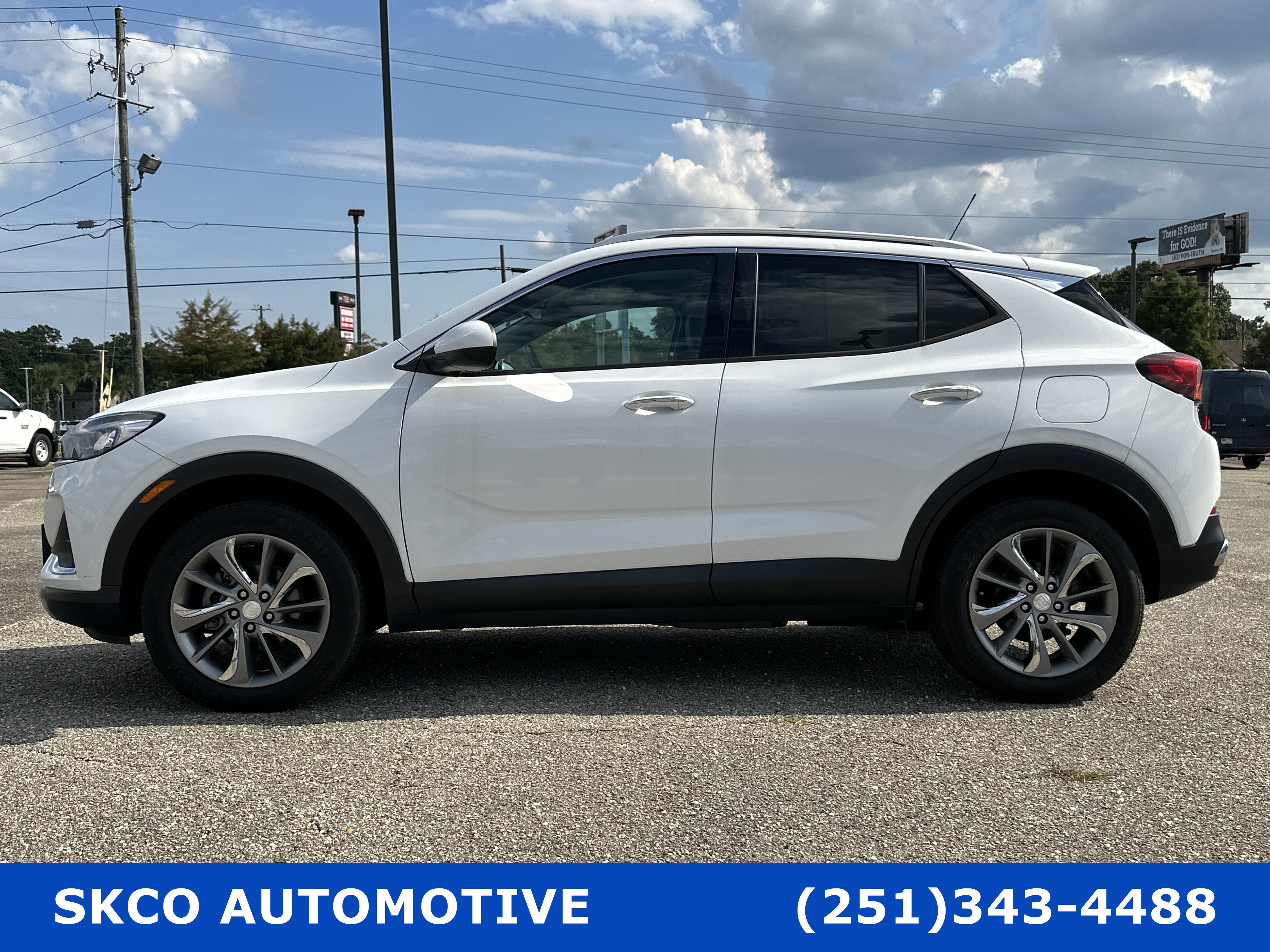 Used 2021 Buick Encore GX Essence w/ Experience Buick Package AWD/4WD image 2