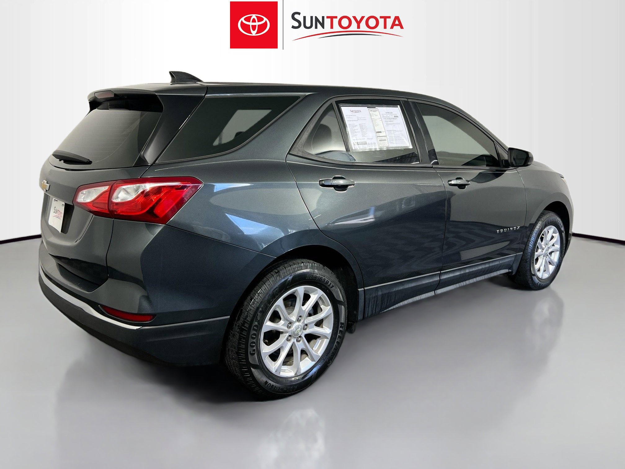 Used 2018 Chevrolet Equinox LS image 4