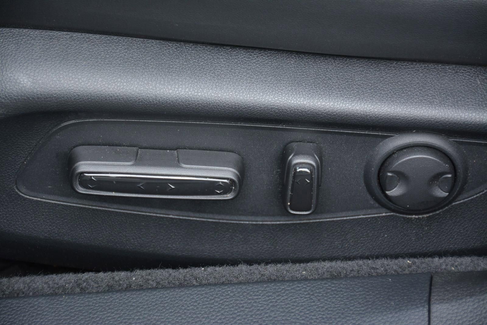 Used 2023 Honda Accord EX-L image 12
