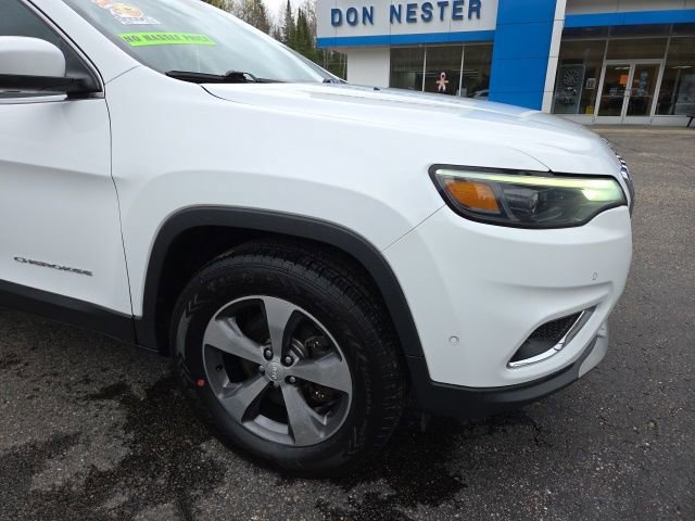 Used 2020 Jeep Cherokee Limited w/ Luxury Group AWD/4WD image 32