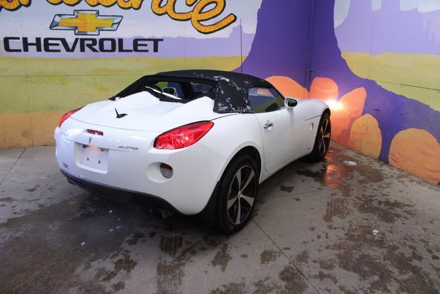 Used 2007 Pontiac Solstice Convertible image 7