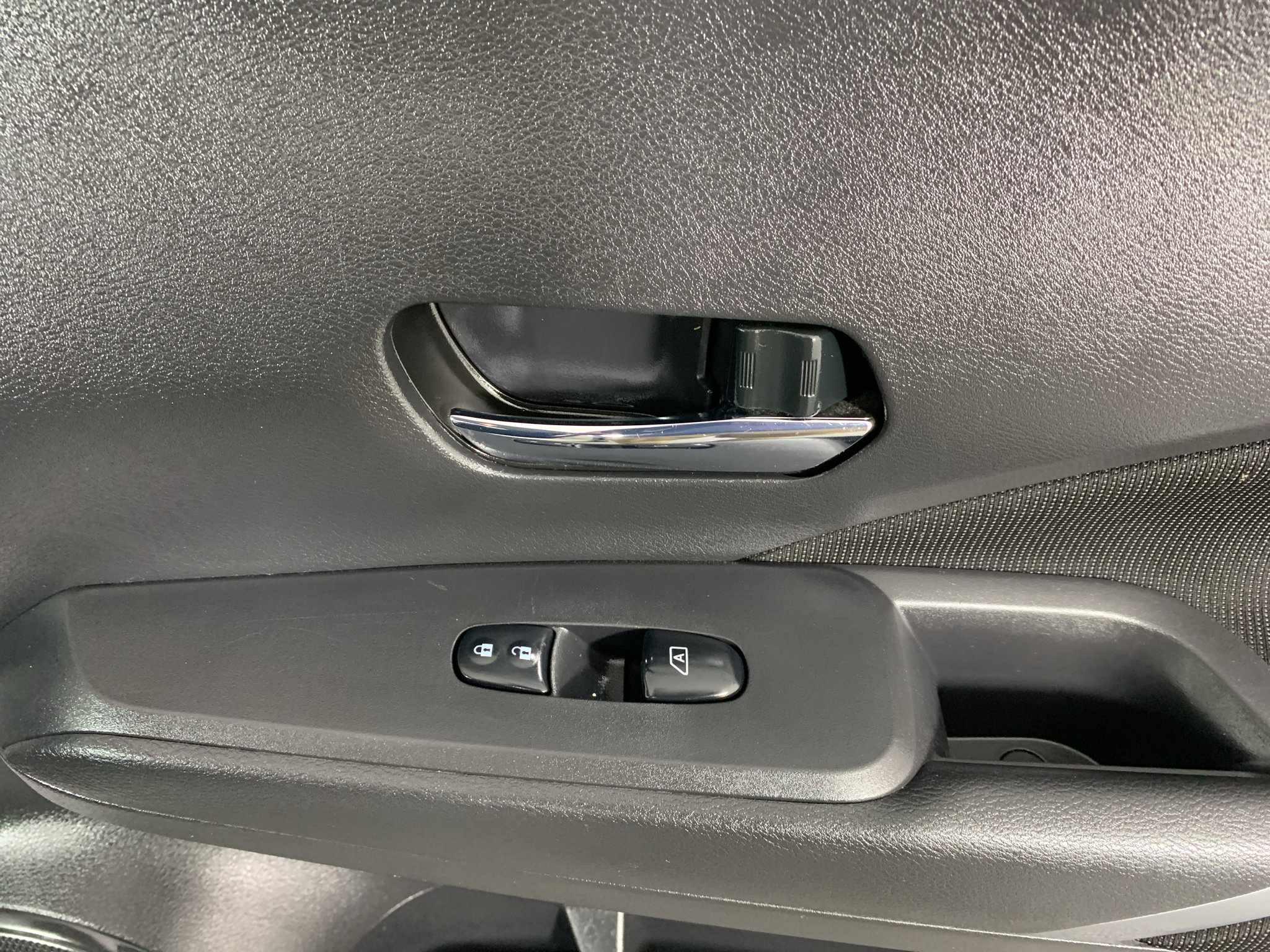 Used 2022 Nissan Kicks SV FWD image 35