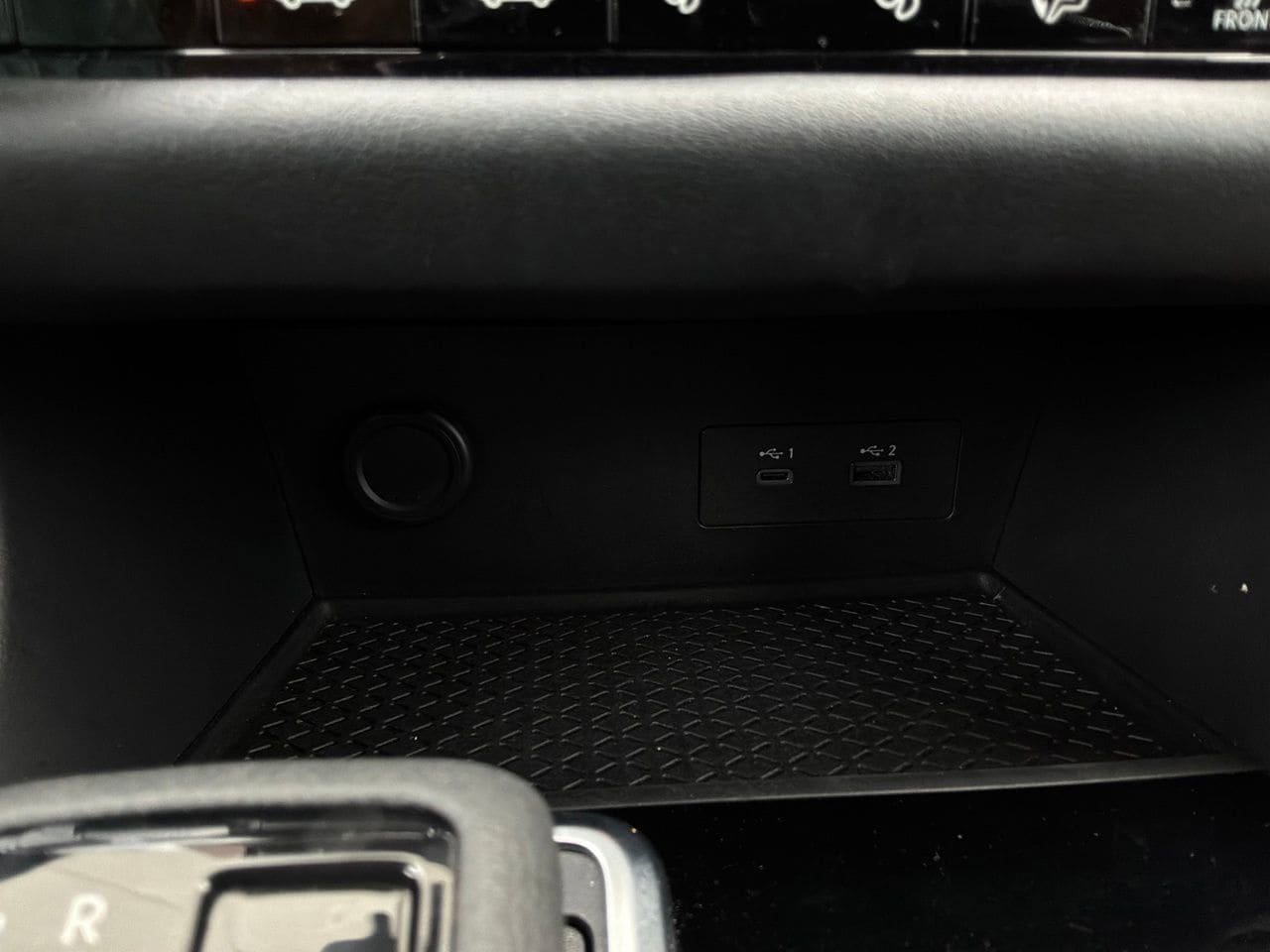 Used 2025 Nissan Pathfinder SV FWD image 26