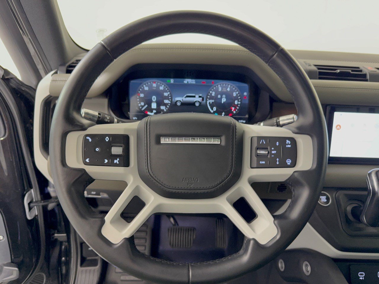 Used 2022 Land Rover Defender 110 XS Edition AWD/4WD image 10