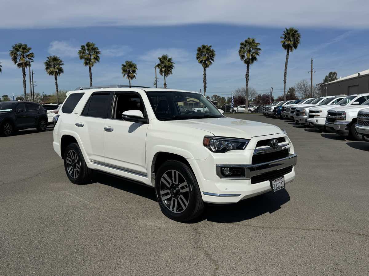 Used 2018 Toyota 4Runner Limited AWD/4WD image 2