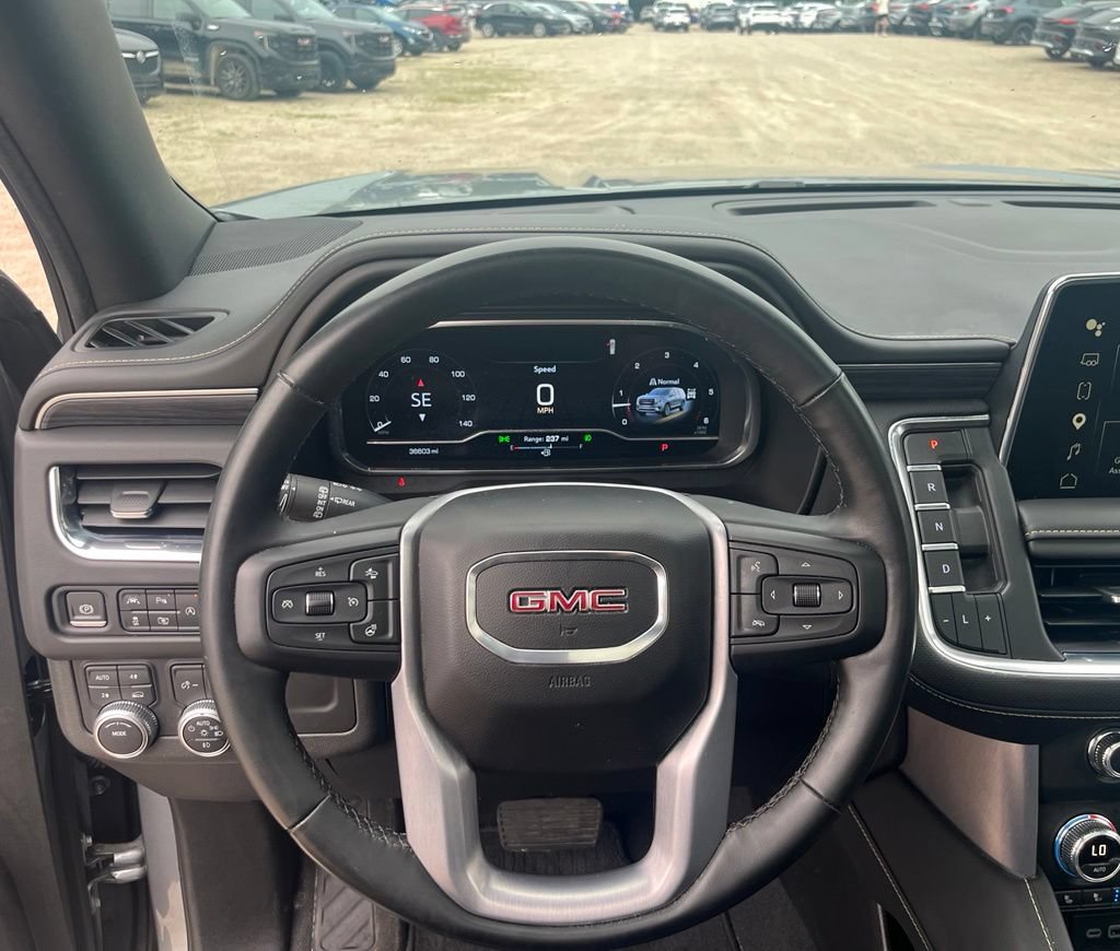 Used 2023 GMC Yukon XL SLT w/ SLT Premium Package AWD/4WD image 20