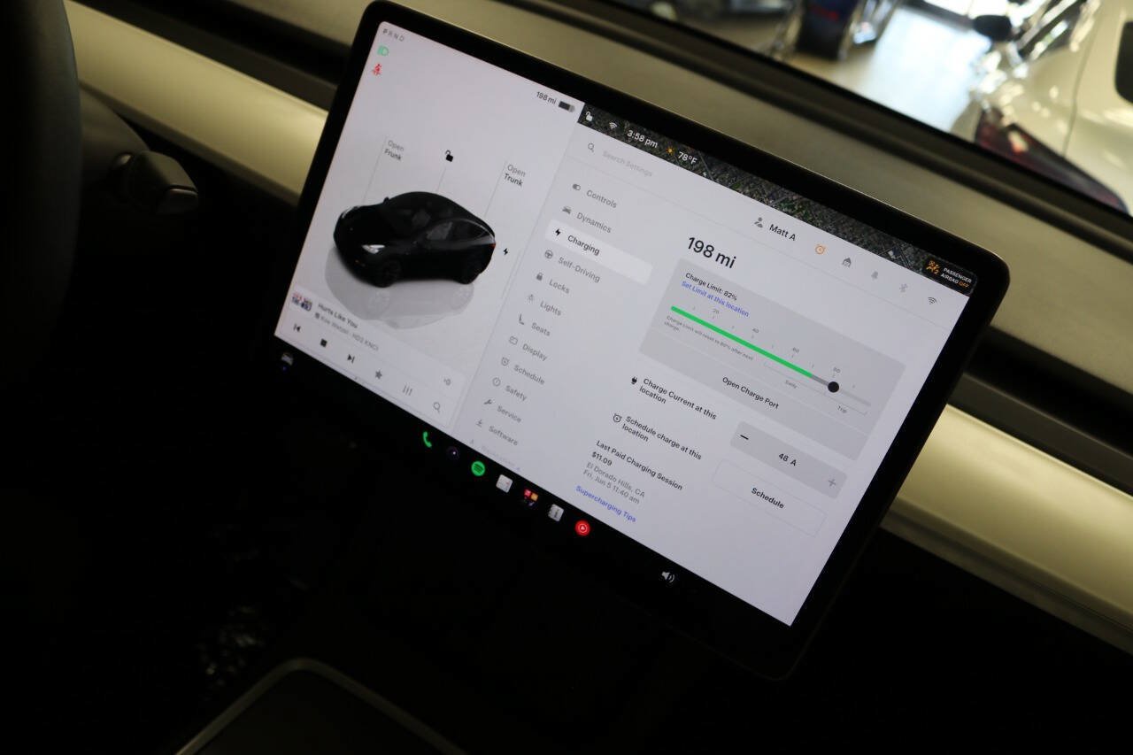 Used 2023 Tesla Model Y Long Range AWD/4WD image 35