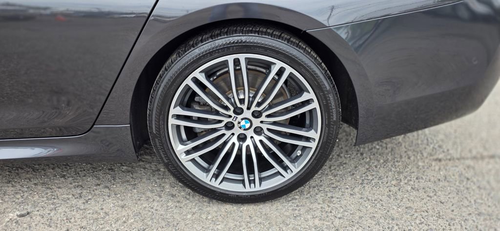 Used 2018 BMW 540i xDrive w/ M Sport Package AWD/4WD image 32