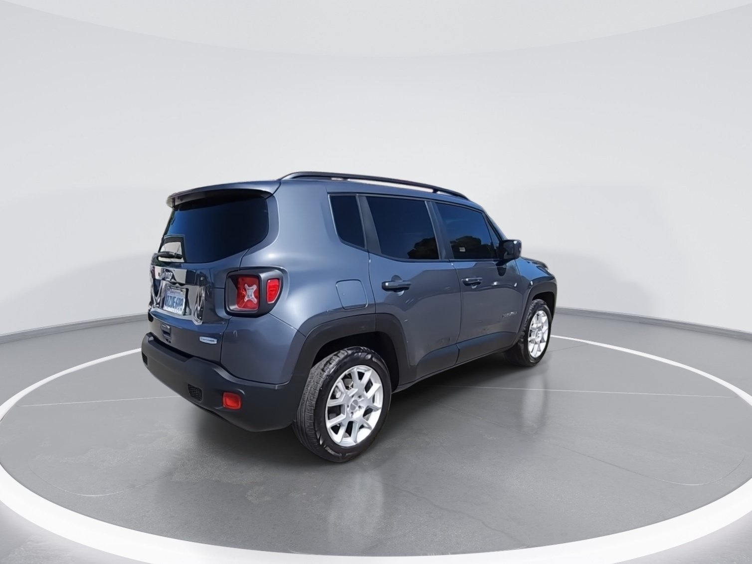 Used 2021 Jeep Renegade Latitude FWD image 8