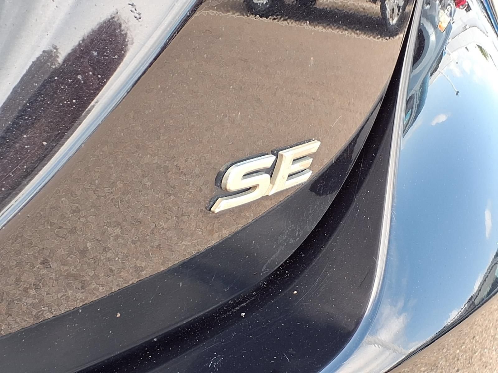Used 2019 Toyota Camry SE FWD image 10