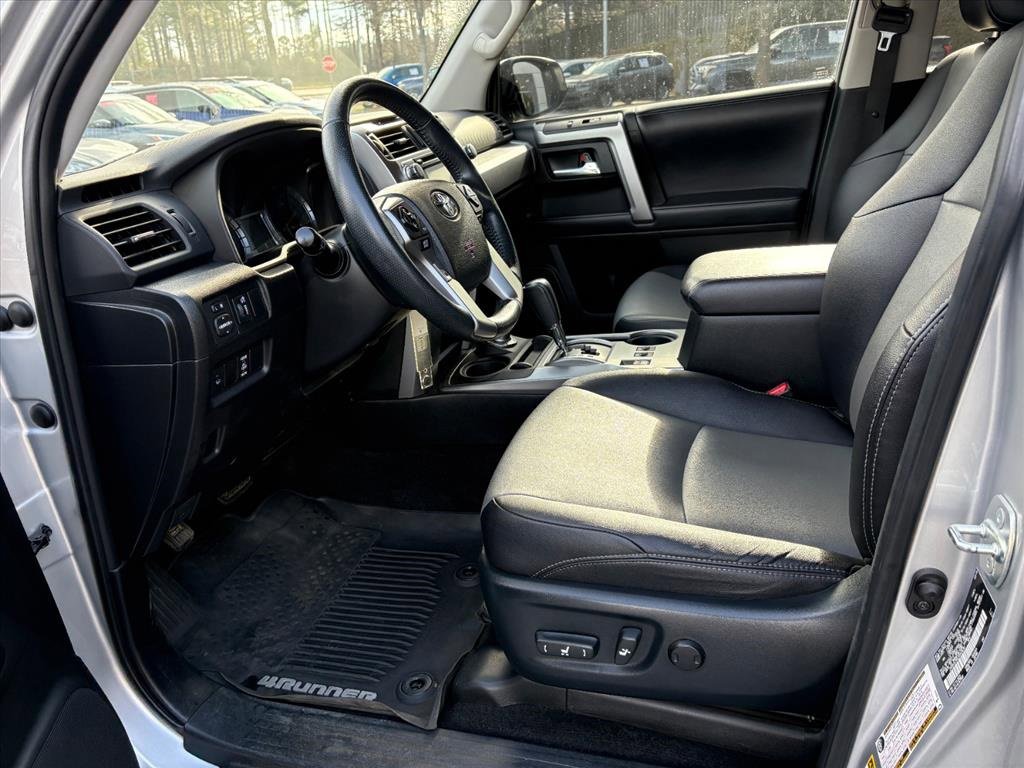 Used 2018 Toyota 4Runner SR5 Premium image 15