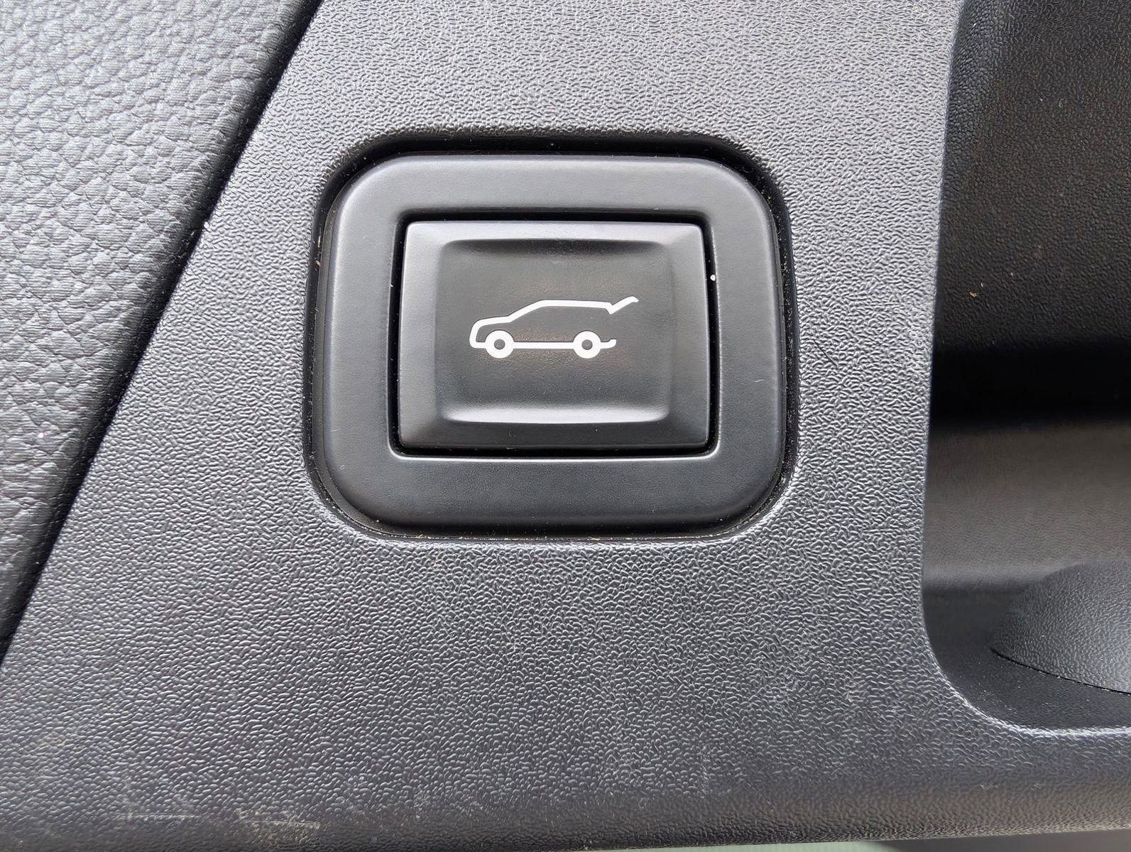 Used 2020 Buick Envision Essence w/ LPO, Active Package AWD/4WD image 29