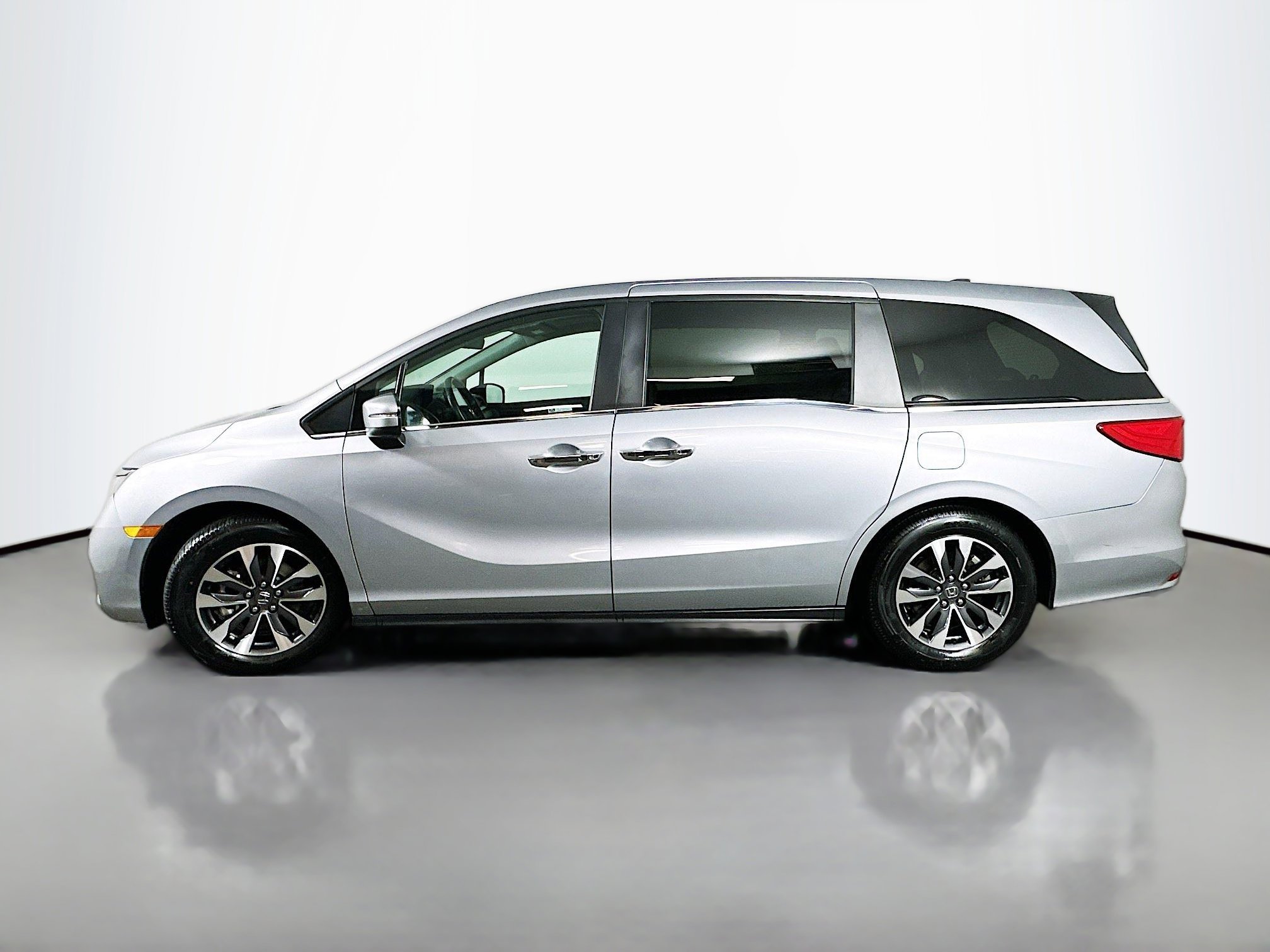Certified 2024 Honda Odyssey EX-L image 4