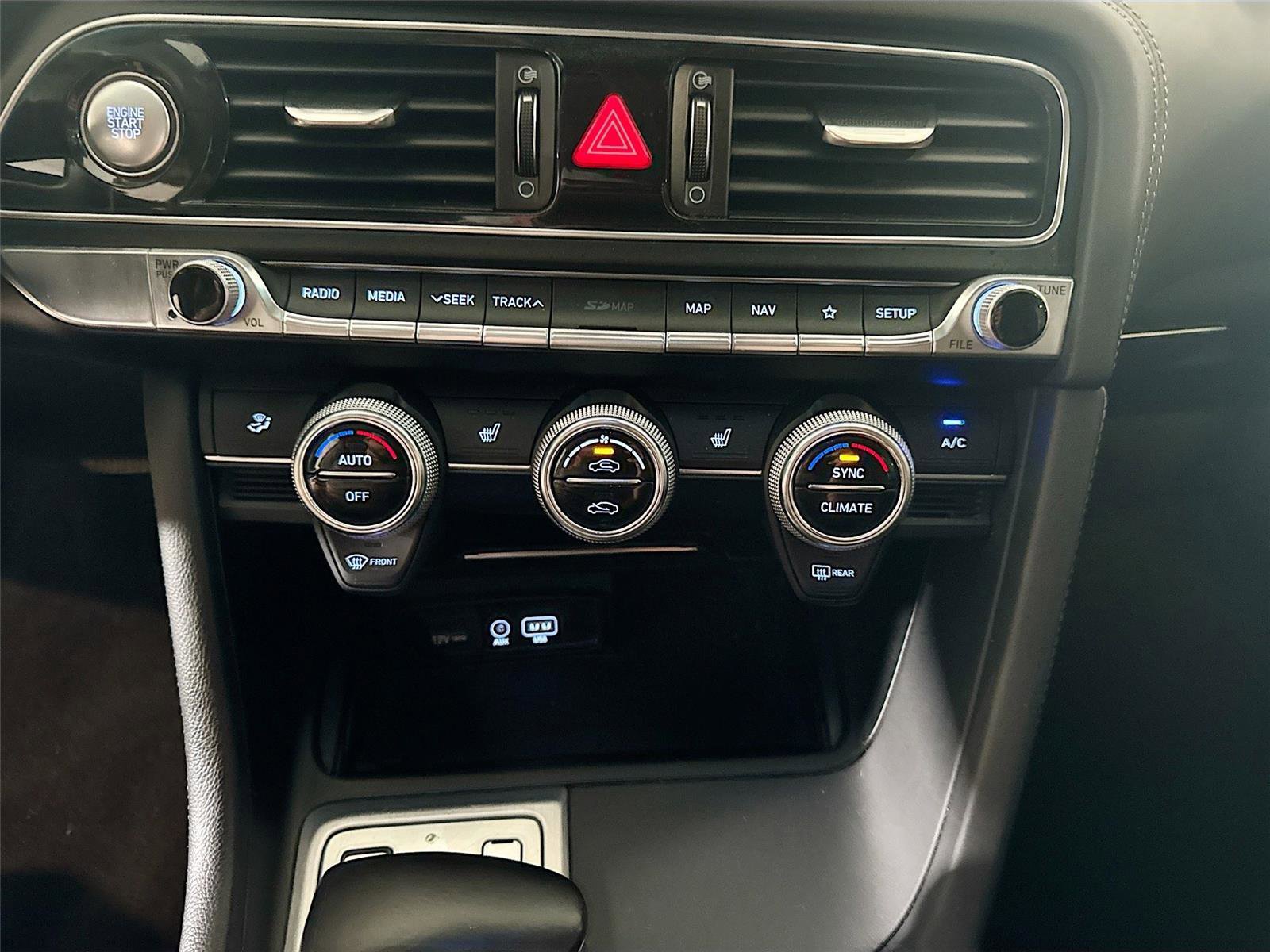 Used 2020 Genesis G70 2.0T w/ Elite Package AWD/4WD image 14