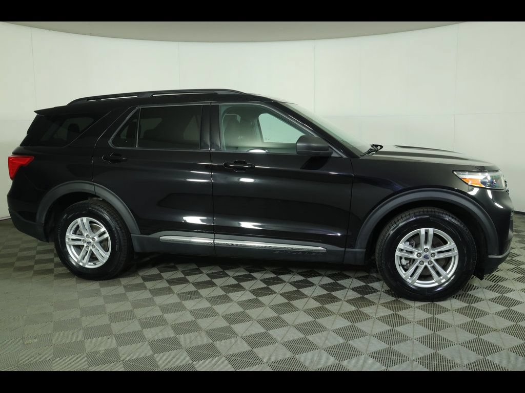Used 2022 Ford Explorer XLT AWD/4WD image 10