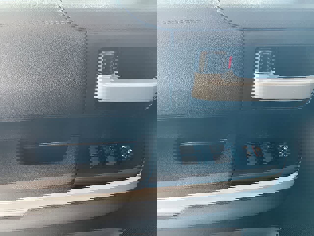 Used 2016 Toyota Tundra SR5 w/ TRD Off Road Package image 13