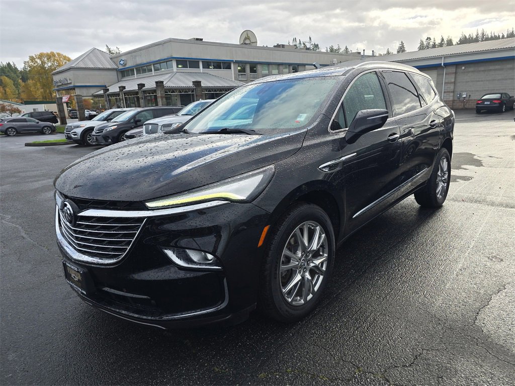 Used 2023 Buick Enclave Essence image 8