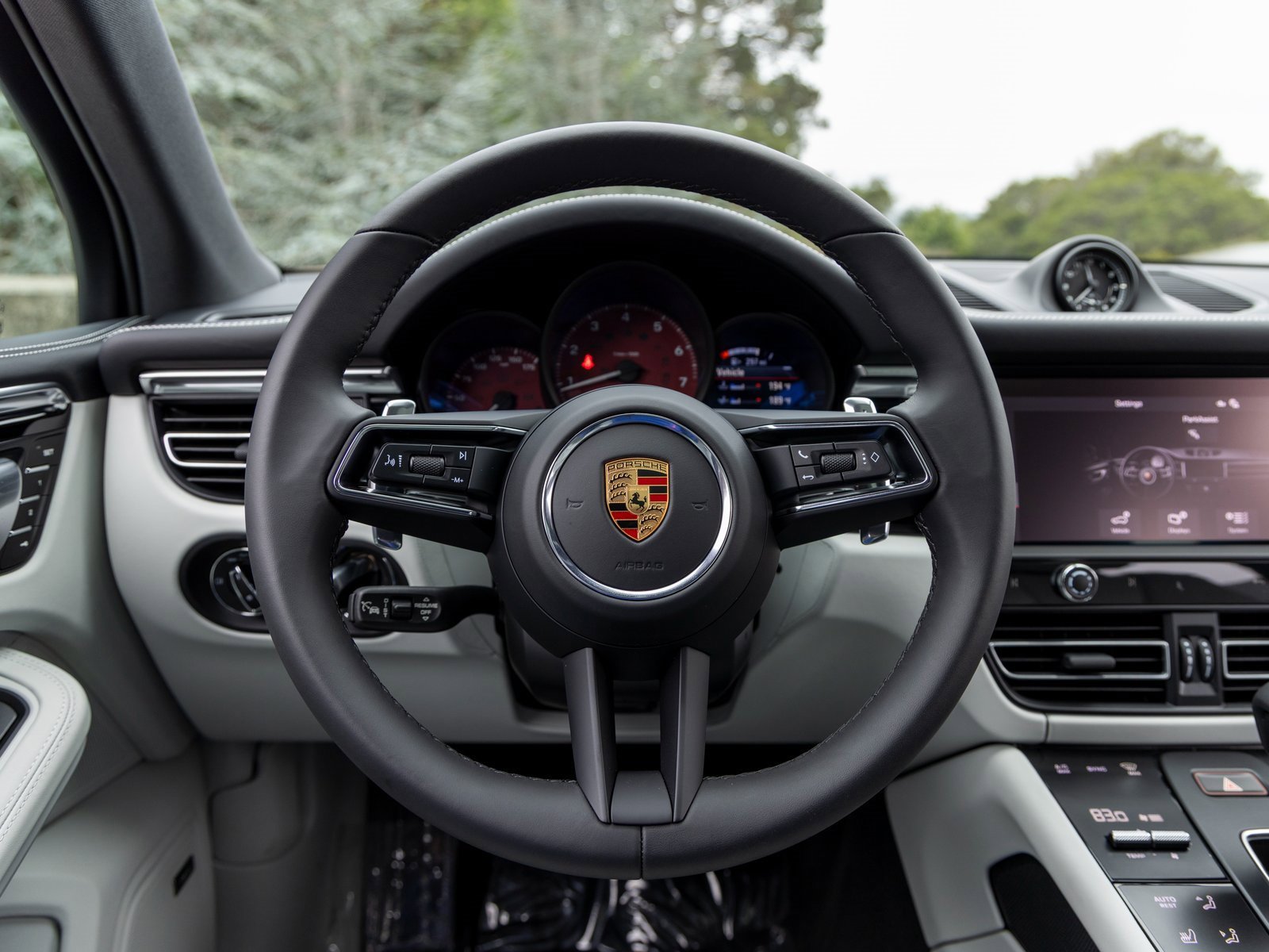 New 2025 Porsche Macan image 30