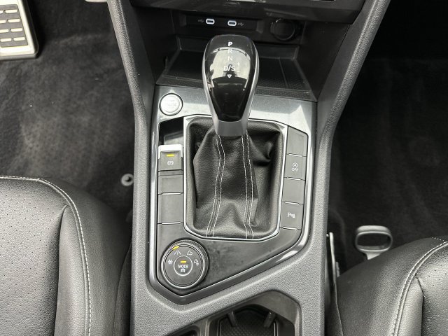 Used 2023 Volkswagen Tiguan SE R-Line AWD/4WD image 19