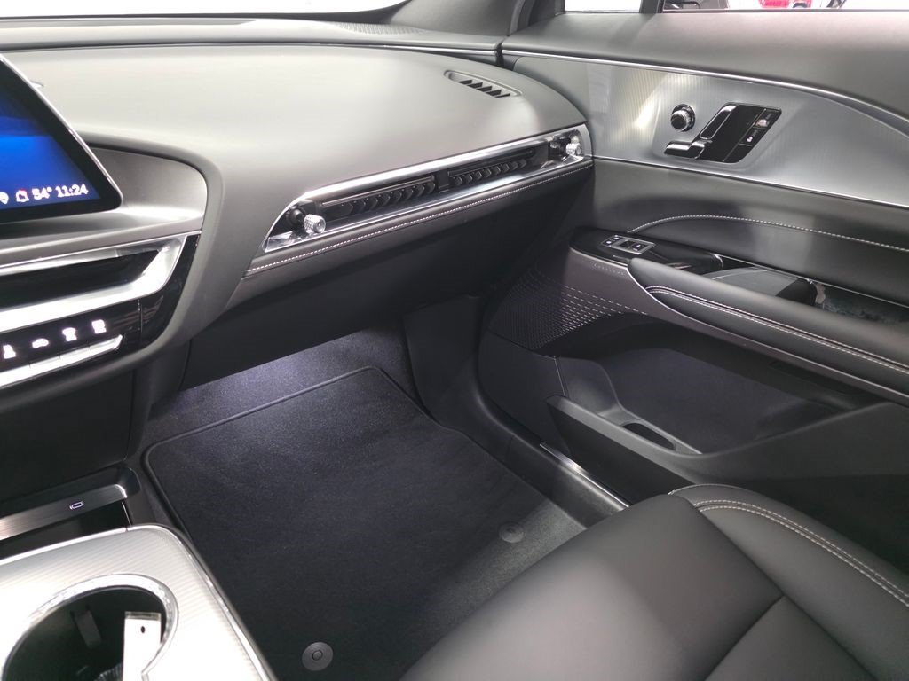 Certified 2024 Cadillac Lyriq Tech w/ Driver Assist Package AWD/4WD image 20