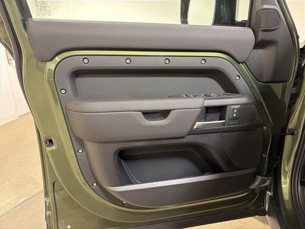 New 2026 Land Rover Defender 110 S AWD/4WD image 9