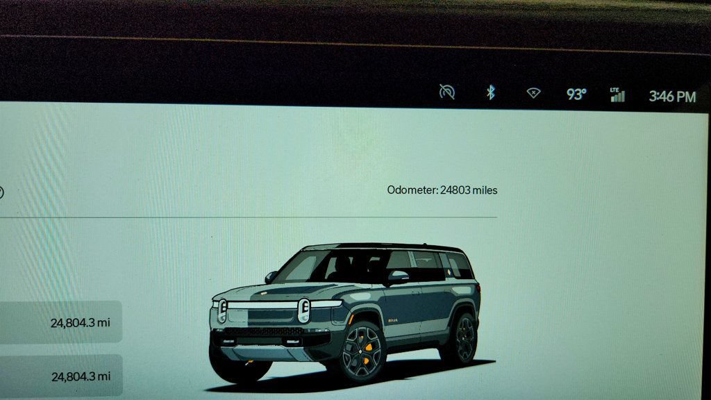 Used 2024 Rivian R1S Adventure AWD/4WD image 16