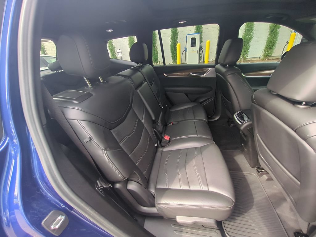 Used 2023 Cadillac XT6 Premium Luxury w/ Platinum Package AWD/4WD image 35