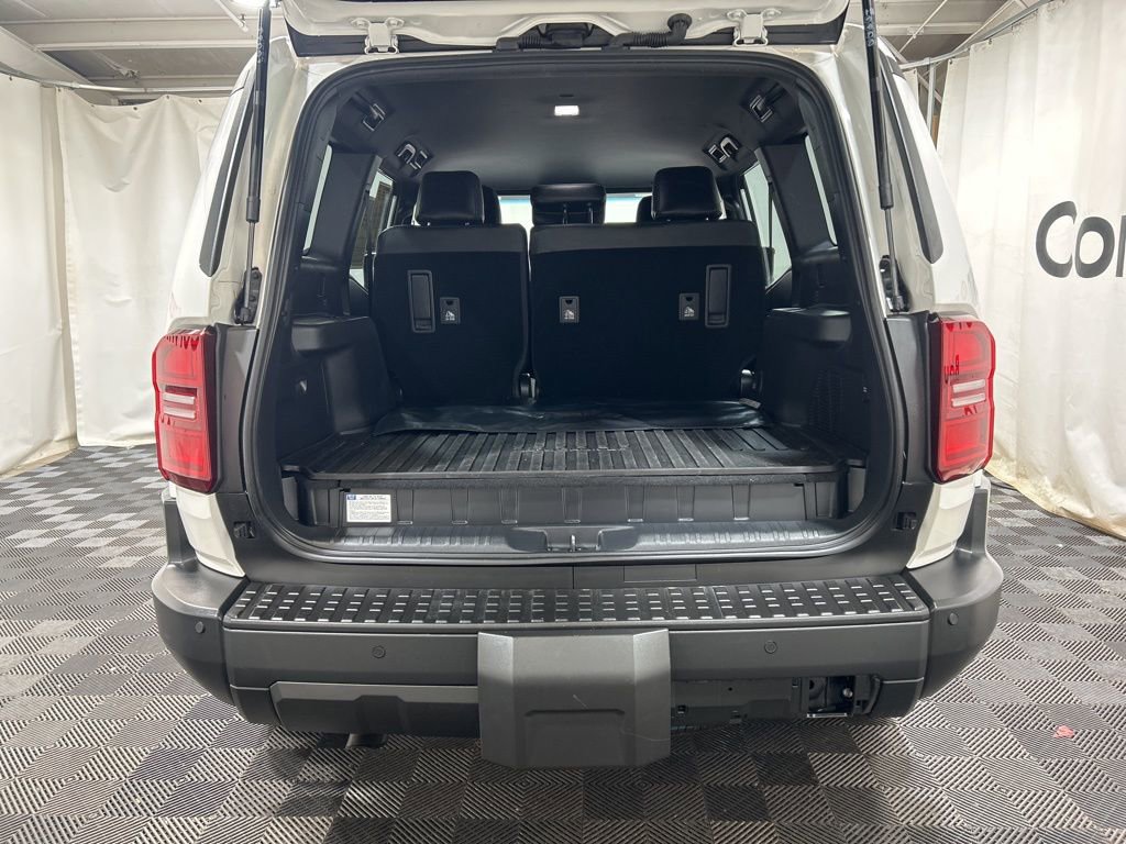 Used 2025 Toyota Land Cruiser 1958 image 17