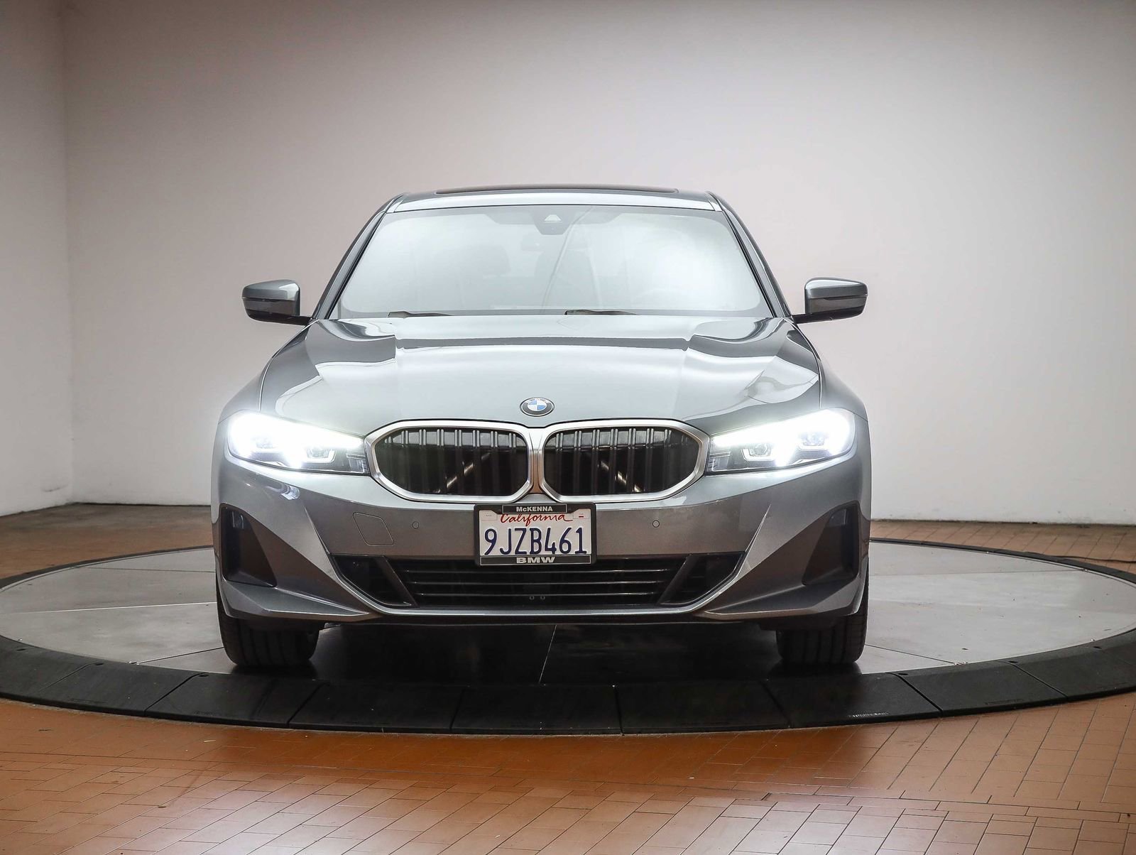 Used 2024 BMW 330i Sedan w/ Premium Package RWD image 7